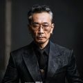 资深买手王明哲，时尚感造型，展示亚洲国产好物
